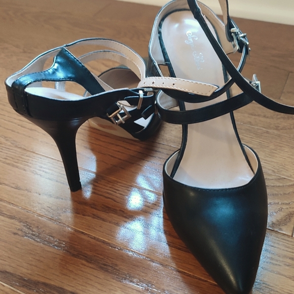 Pre owned - Picture 1 of 2